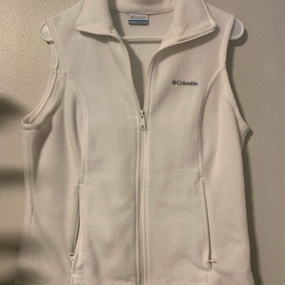 Women’s medium Columbia fleece vest. M